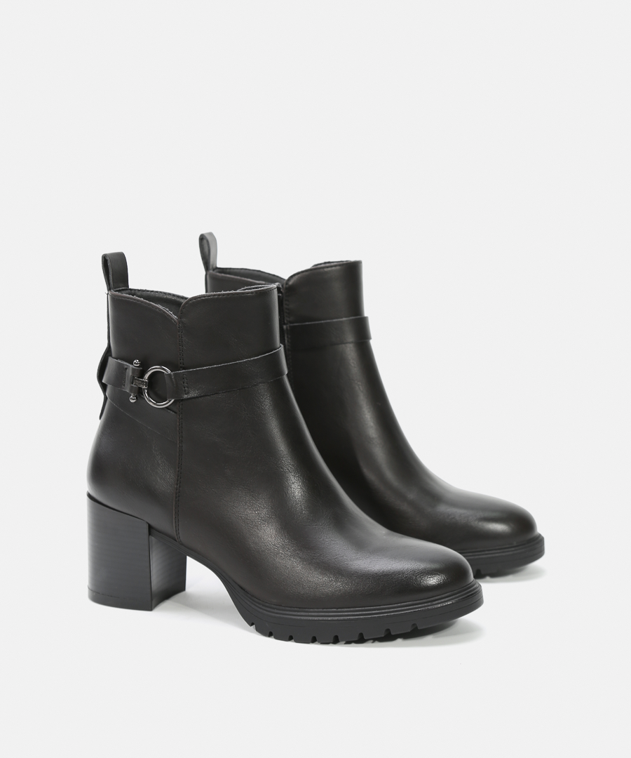 Botines tac&oacute;n hebilla image number null